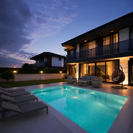 Newly Built Brand-new Design With Private Pool Villa